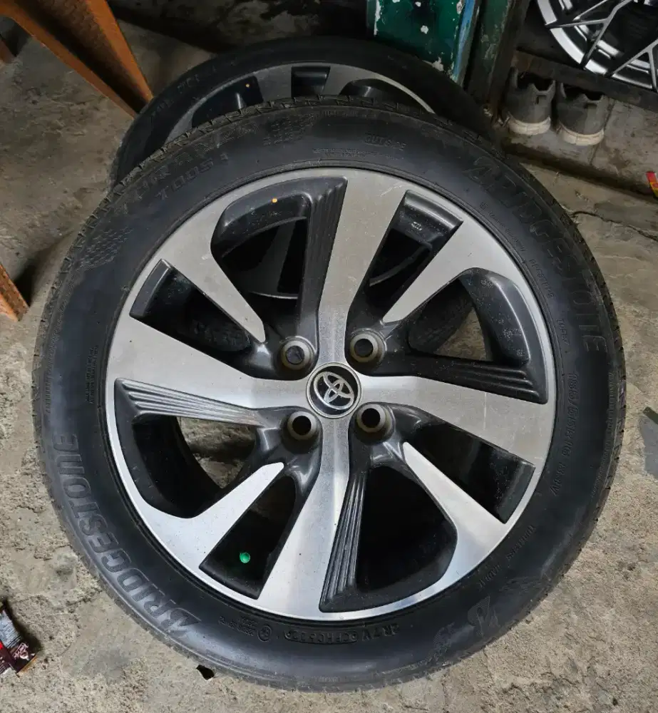 Velg OEM Yaris TRD R16 PCD4x100 Grey Polish + Ban Bridgestone 4pcs
