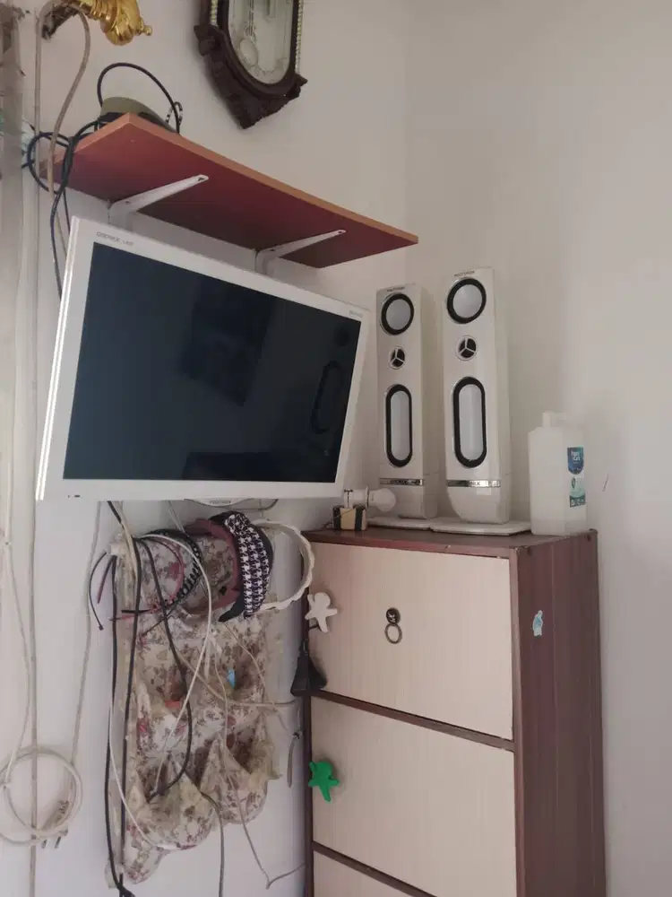 JUAL TV POLYTRON MULTImedia 24 inch