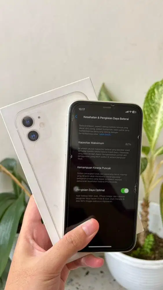 Iphone 11 128Gb white garansi resmi ibox