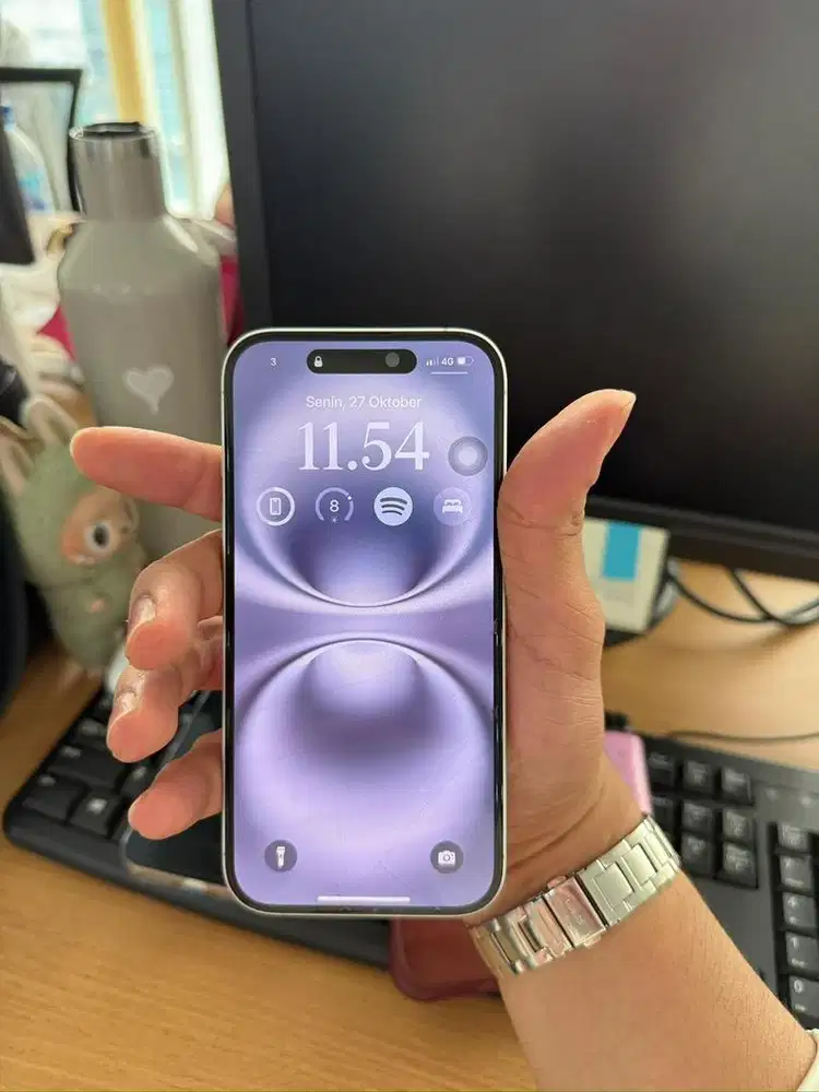 Jual cepat iphone 16 128 masih garansi ibox