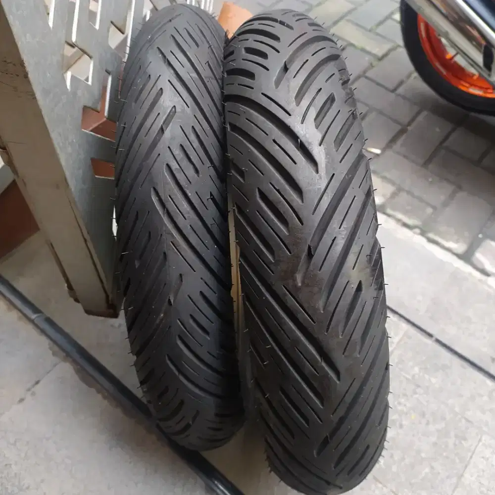 Ban Vario bawaan dealer pabrik