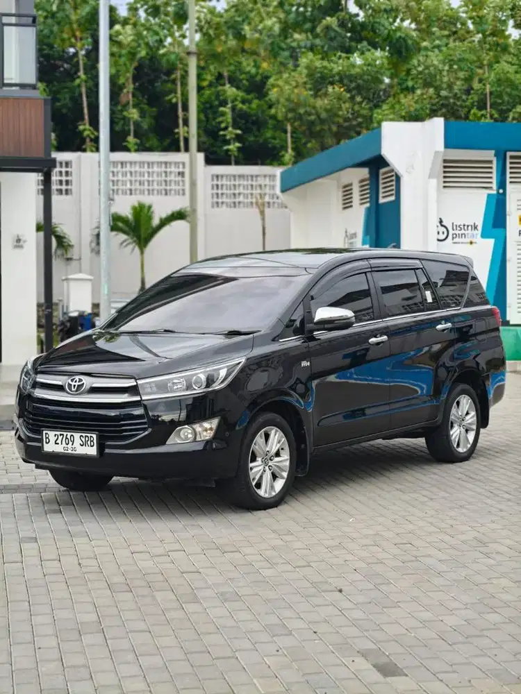 TOYOTA INNOVA 2.0 Q BENSIN AT 2020 Hitam !