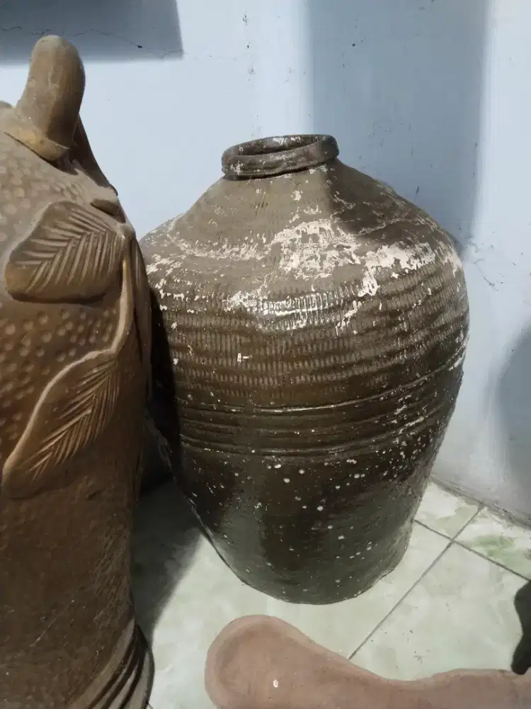 Guci jun pajangan kuno