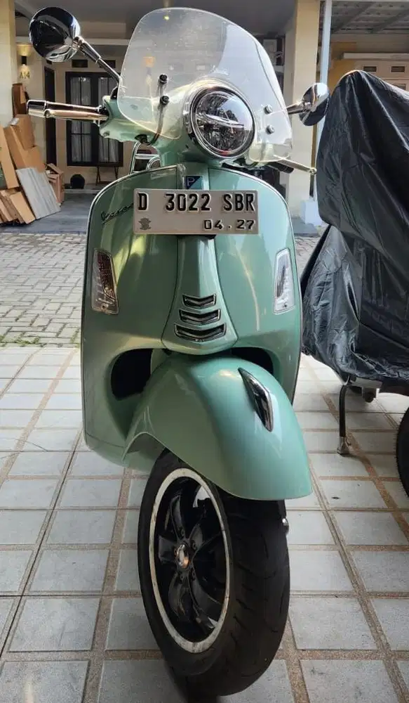 Vespa GTS 150 Green 2022