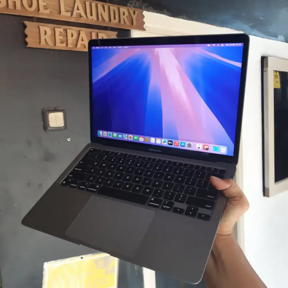 Macbook air m1 2020 ram 8gb ssd 128gb grey normal bisa cod