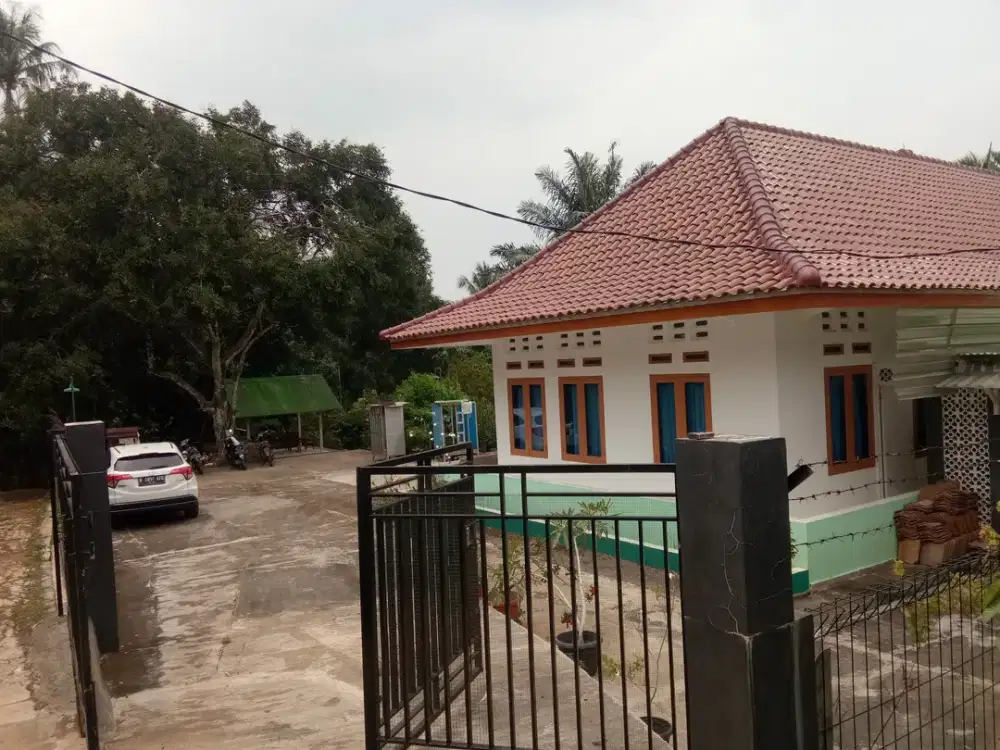 Rumah Semi Villa + Kebun Durian di Cibatu Purwakarta Dijual Murah