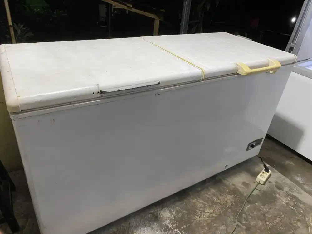 Frigostar frezeer box 520 liter normal siap pake
