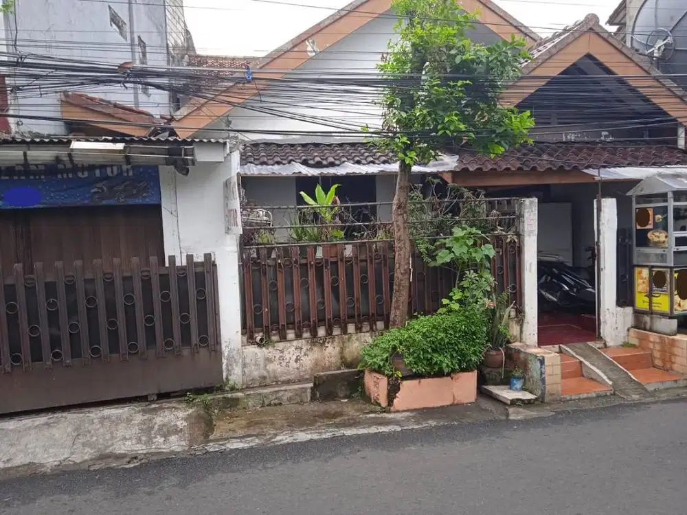 CIPETE 1 KM KE MRT - RUMAH TUA - MURAH HARGA NJOP – JALAN 2 MOBIL