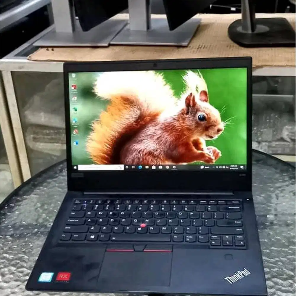 Lenovo Thinkpad e490 core i7 Gen 8 ram 8GB SSD 256GB Doble VGA RX 550