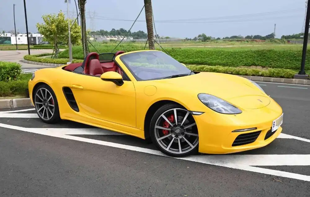 (RARE!) Porsche 718 Boxster S PDK ATPM (Yellow on Red)