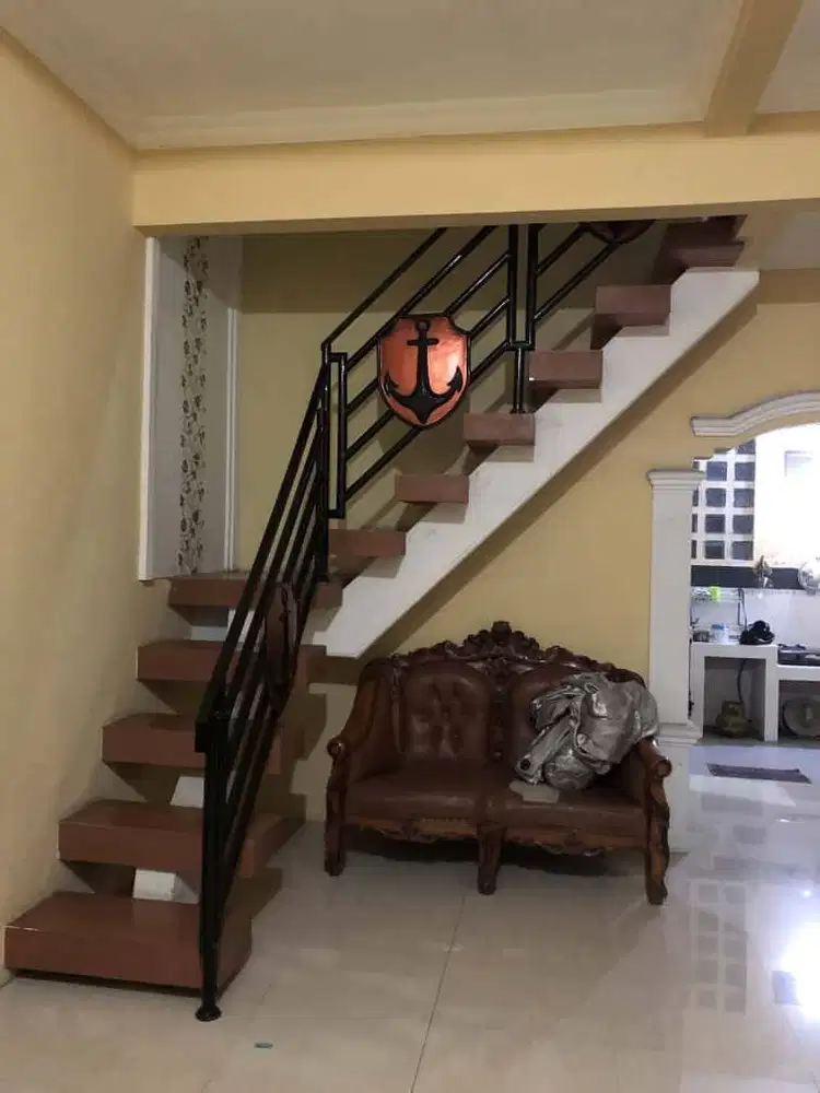 Dijual Rumah Strategis dekat Kampus terkenal dan Supermarket