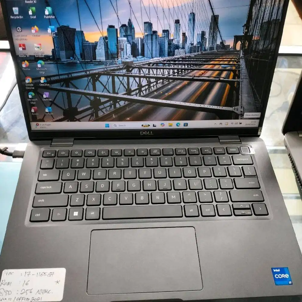 laptop dell 7490 core i7 Gen 11 Ram 16gb SSD nvme 256gb edit render