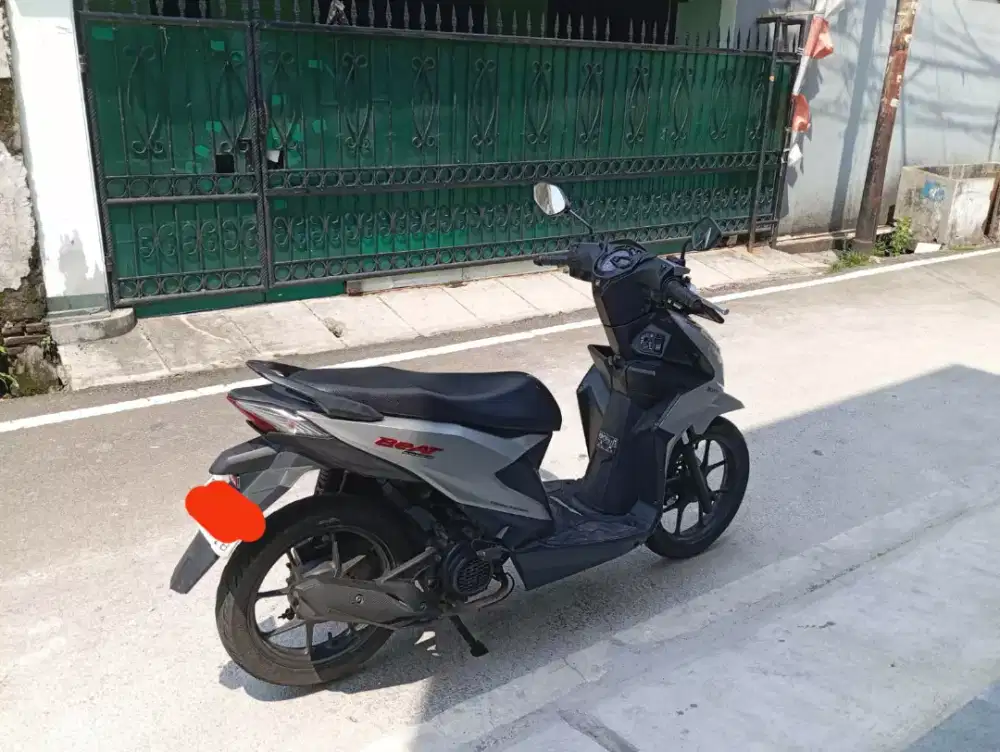 di jual cepat Honda Beat Deluxe ISS Thn 2023 silver BU. 12,7 Juta nego