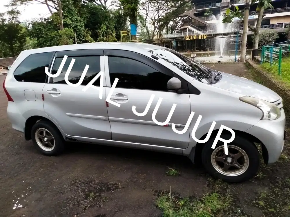 Daihatsu Xenia 2013 X MT Depok