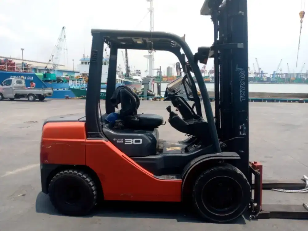 Forklift Toyota 8FD30 mast treelift multi 5,5 meter 2014