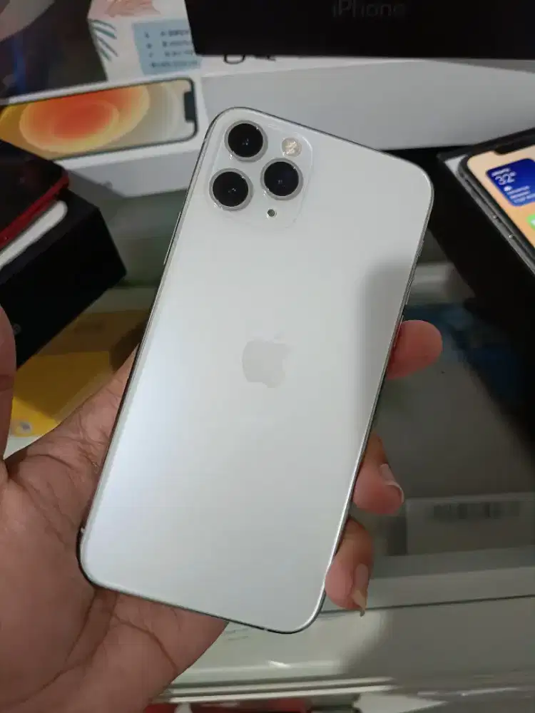 IPhone 11 pro 64Gb whitlis