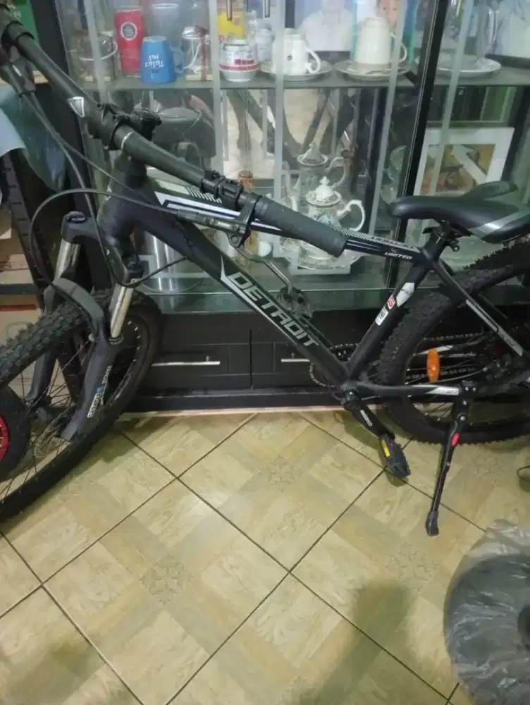 Sepeda MTB 27.5 inch united Detroit 6.1 hydralic