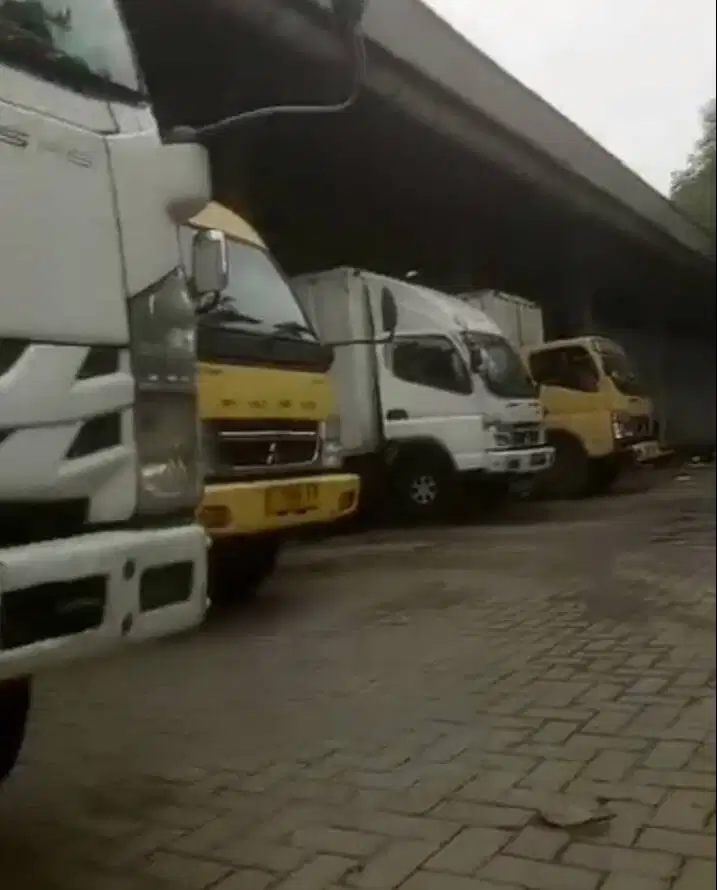 Dibutuhkan lowongan pekerjaan