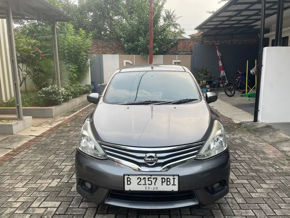 Nissan Grand livina 2013 Bensin