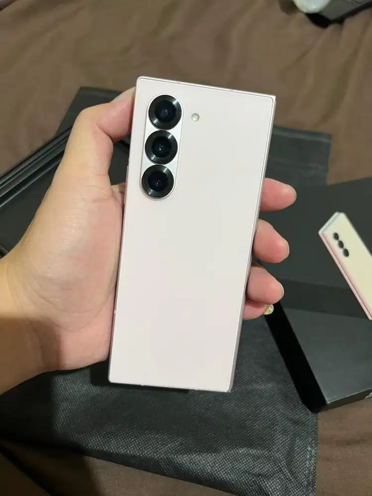 Samsung galaxy z fold6 5G 12/512 sein on 22/11/25