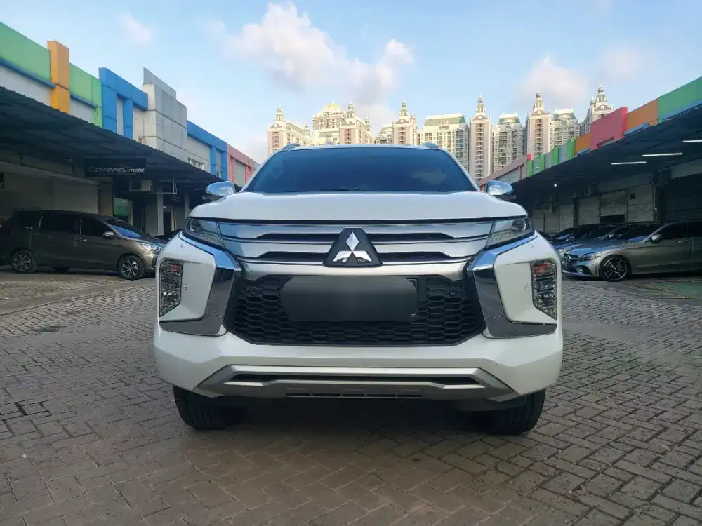 Mitsubishi Pajero Sport Dakar 2022 / 2013 Putih