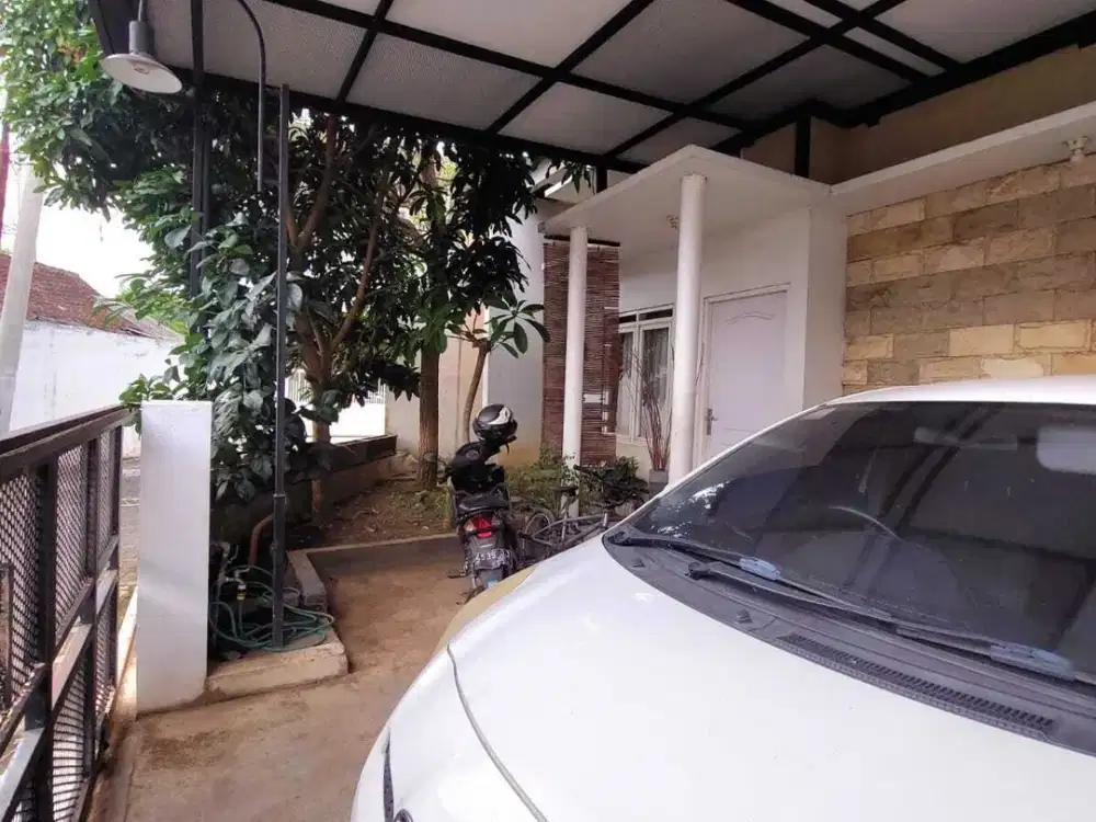 MURAH Rumah Asri Hook, 12 Menit ke Kampus UB Polinema Suhat Malang