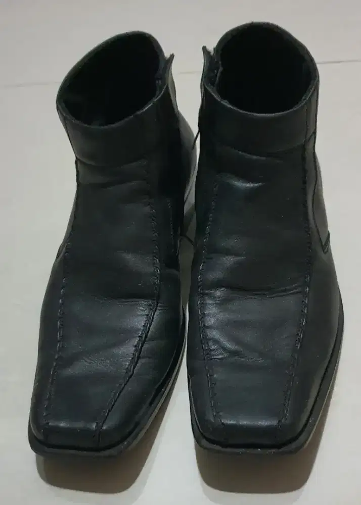 SEPATU FORMAL PRIA WARNA HITAM PAKAI HAK