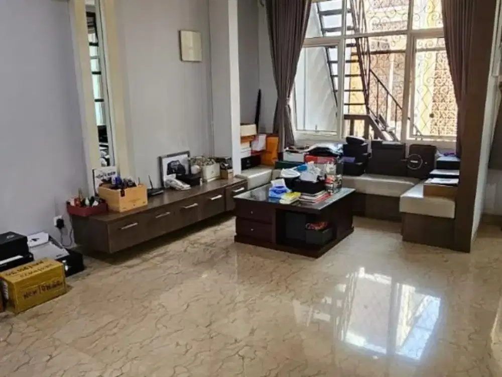 Dijual Rumah di PIK1 Cluster Cendana Uk.8x18 Harga Nego Ada 2.5 Lantai