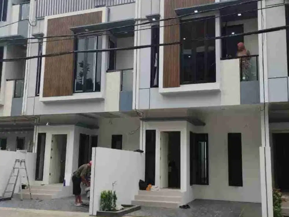 RUMAH DI JUAL MEWAH NAN CANTIK DEKAT TOL CEMPAKA PUTIH JAKARTA PUSAT