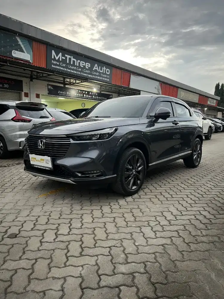 Honda HR-V 1.5 SE CVT Tahun 2022 Abu Abu - Kondisi Super Mulus!