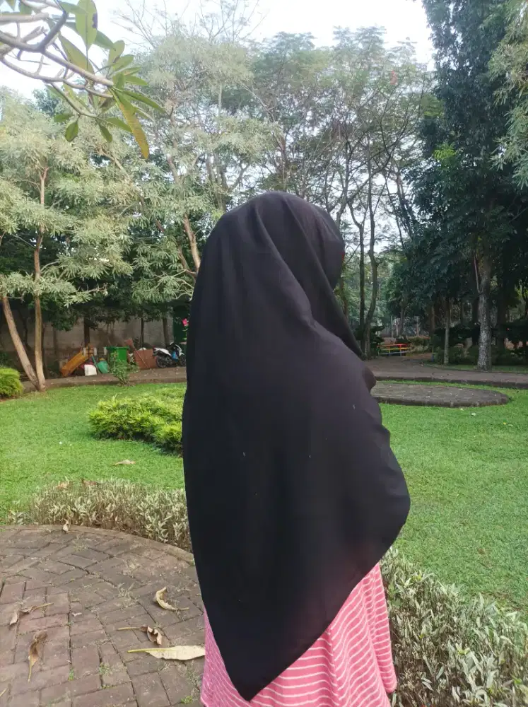 Cari pekerjaan  administrasi/Caregiver/ apapun yang penting halal.