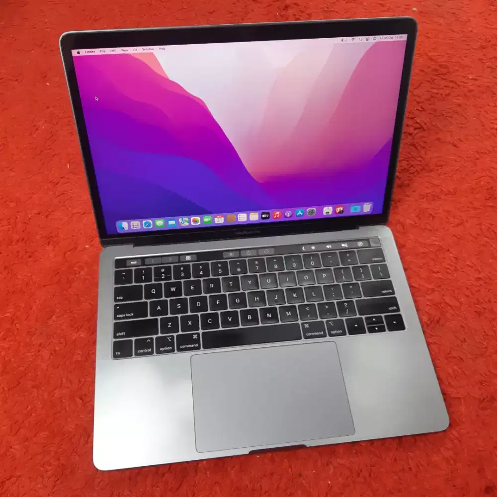 Macbook pro 2018 touchbar ram 8gb ssd 256gb ex ib0x bisa cod