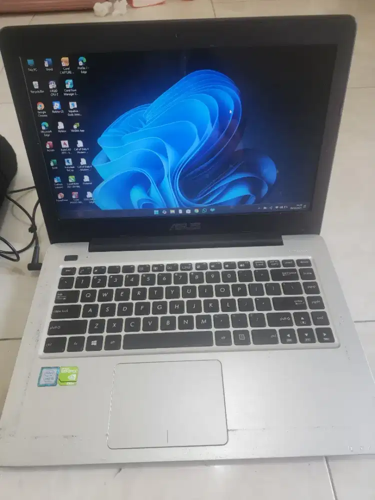 Asus Corei5-7200 RAM 8 HDD 128 & 1 TB