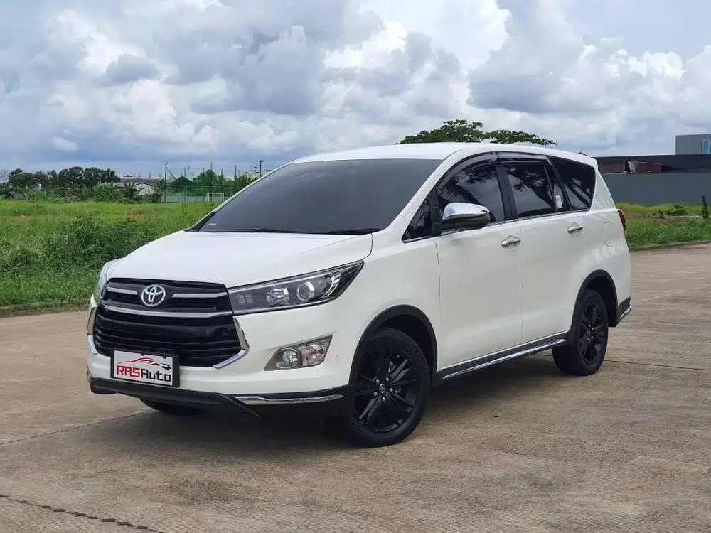 TOYOTA INNOVA VENTURER 2.4 SOLAR MT MANUAL 2019 PUTIH