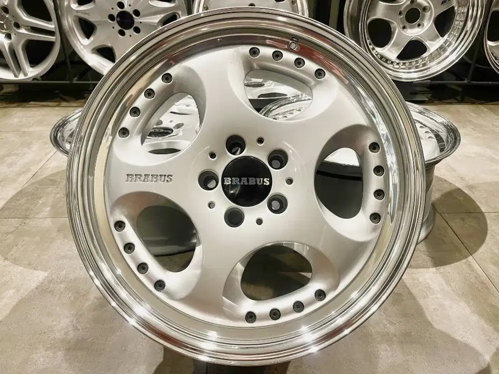 Velg Brabus Monoblock IV 3 Pcs, R-18, Lebar 8.5, PCD 5 x 112