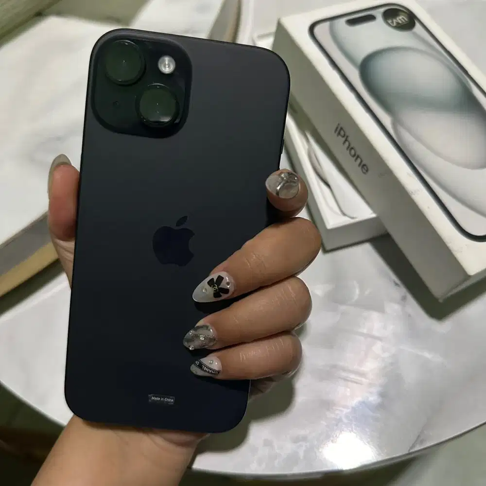 Dijual iphone 15 ibox 128GB fullset mulus like new