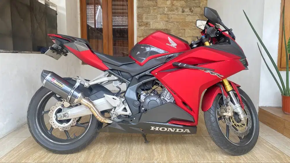HONDA CBR250RR 2019 (LIKE NEW)