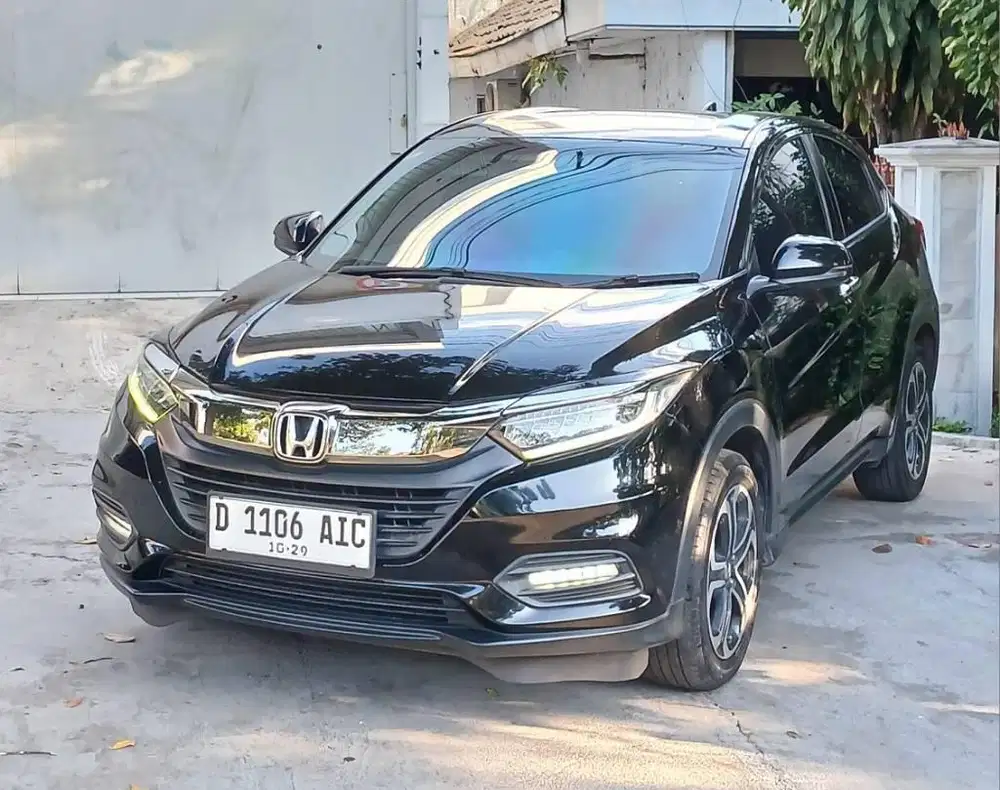 HRV HR-V SE 1.5 AT 2019 LowKM 28rb FACELIFT  RECORD HONDA BANDUNG