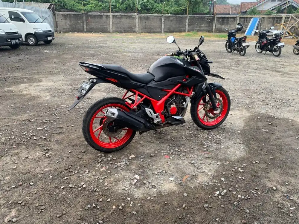 Di jual honda CB150R
