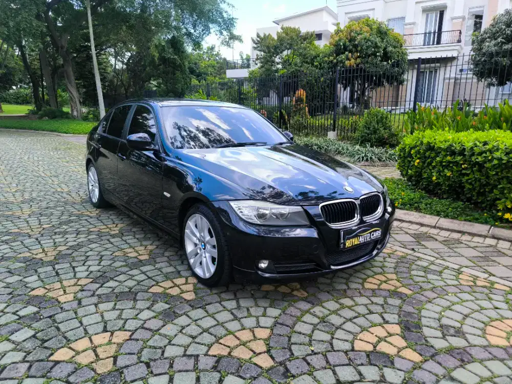 HARGA TERMURAH! KONDISI TERMEWAH BMW 320i 2.0 E90 LCI AT 2011