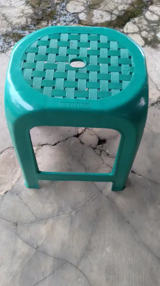 Kursi plastik Napolly