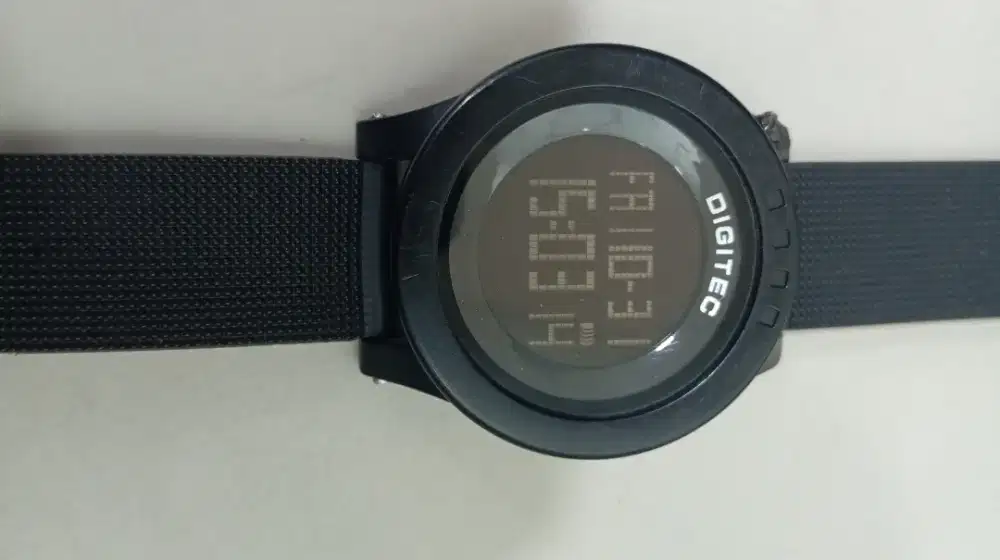 Jam tangan digitec