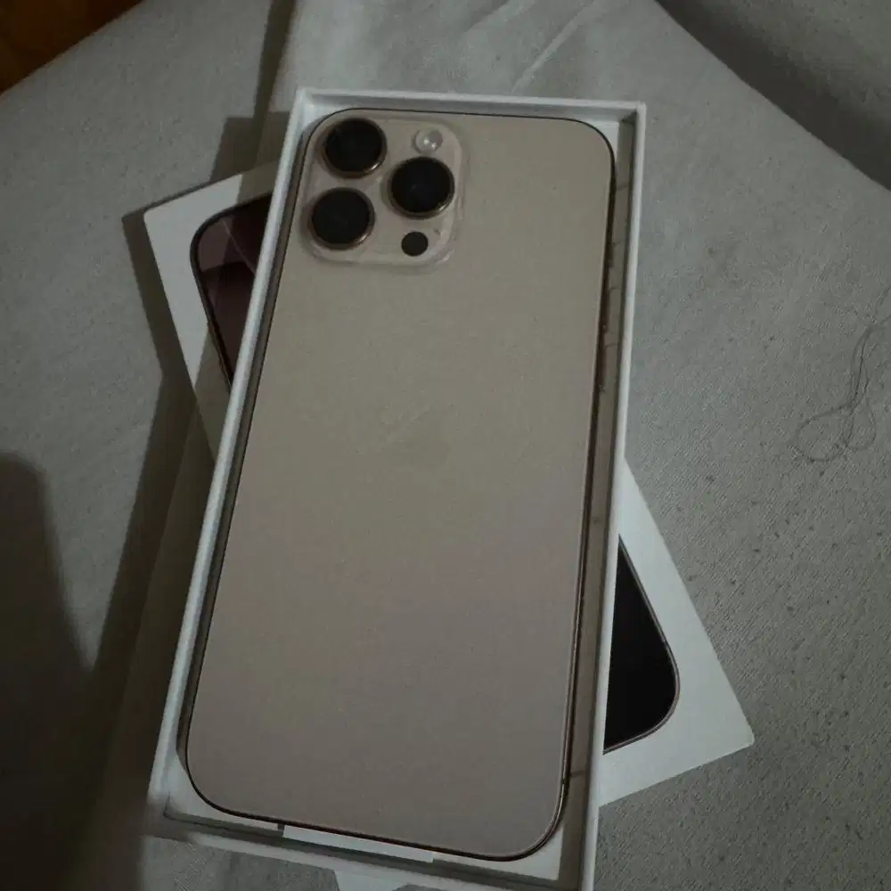 Iphone 16 Pro Max Desert Titanium