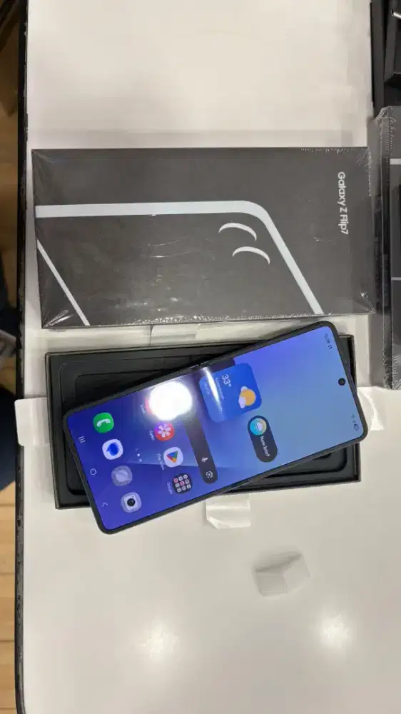 Samsung galaxy Z Flip7 12/256gb garansi on