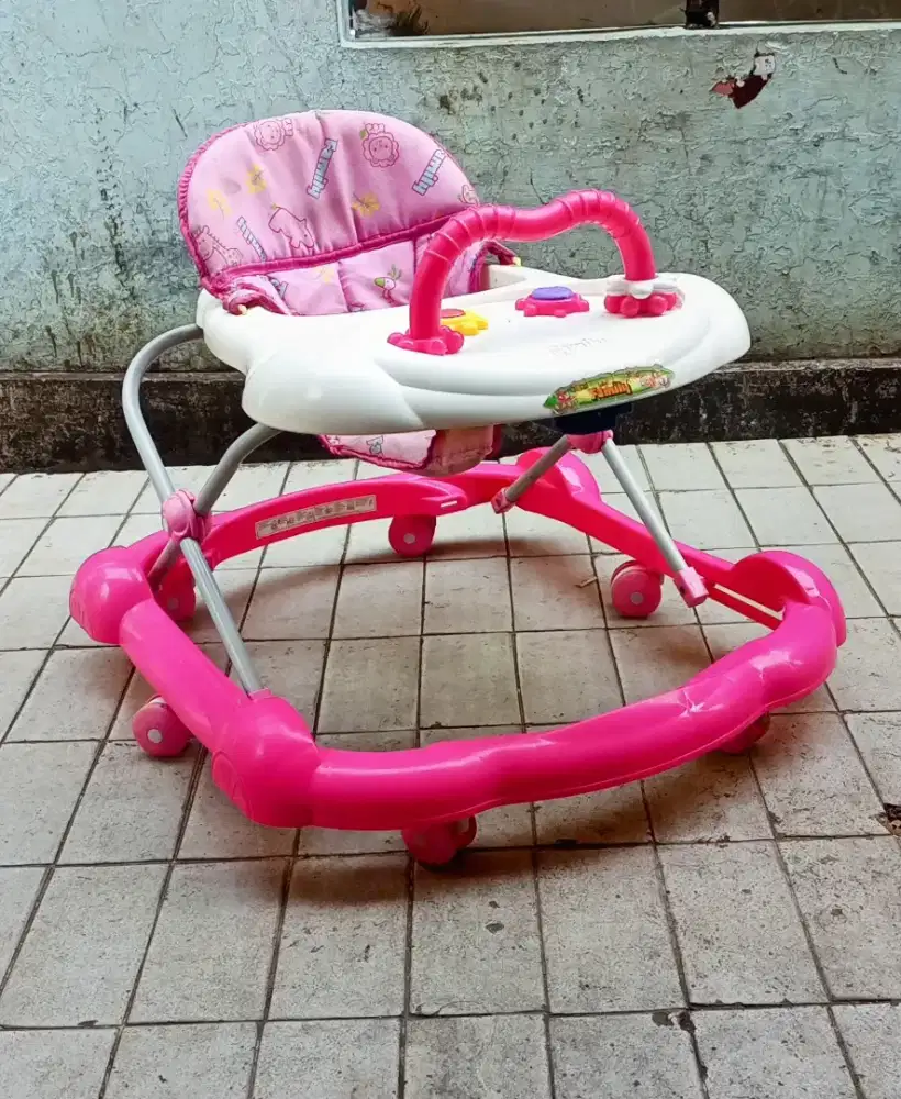 Baby Walker merk Family, Normal.. Cipinang