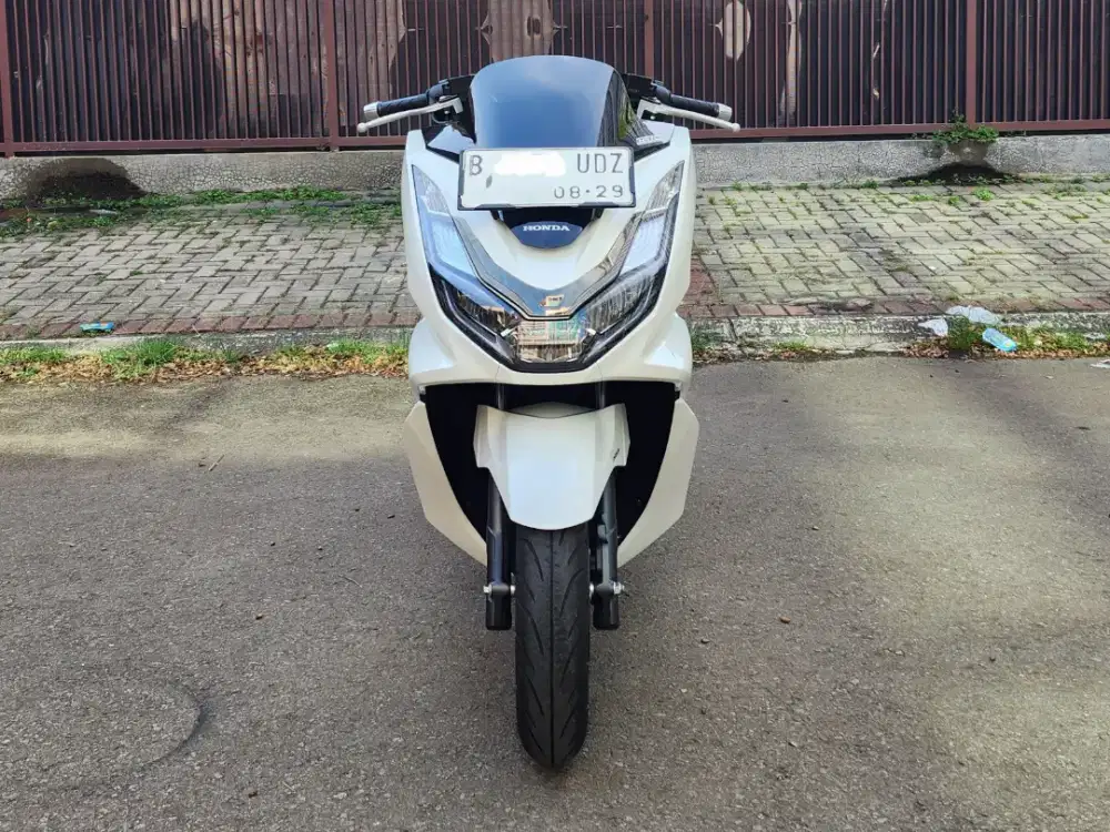 Di Jual Honda PCX160 ABS Thn 2024 Bln 8 Mulus Seperti Baruu