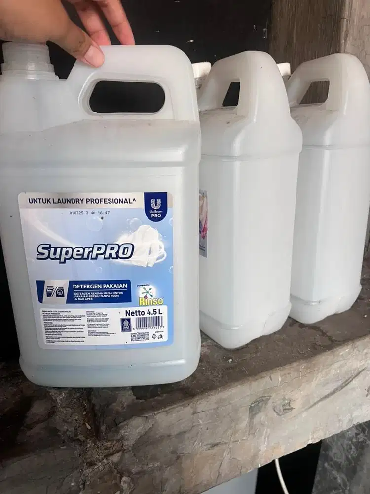 jerigen bekas ada 8pcs