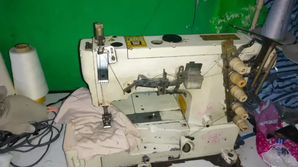 Mesin overdek typical