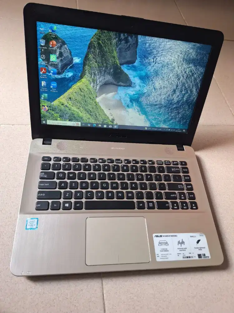 Bismillah dijual laptop Asus core i3 gen 6