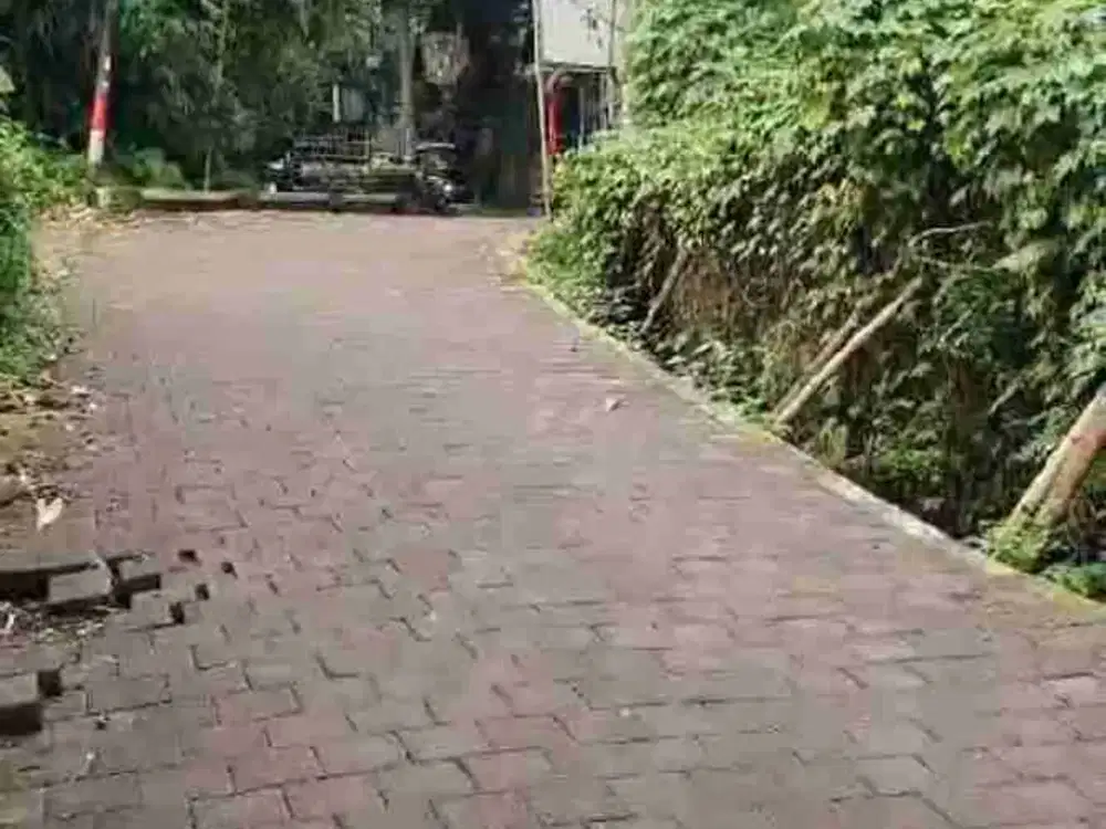 limited land near central ubud ready yo build and direct access to main road